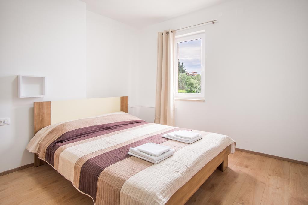 Apartments Vall Krk Town Exterior foto